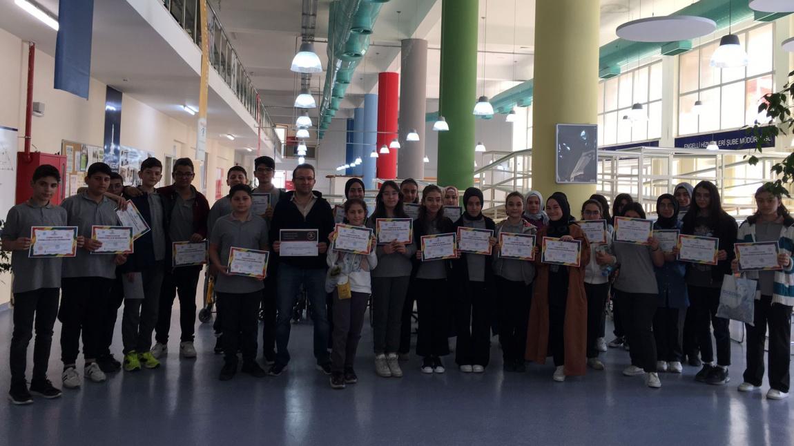 Şehit Muhammed Cihangir Çubukçu İmam Hatip Ortaokulu 7 ve 8. sınıf öğrencileri İzmir Büyükşehir Belediyesi Balçova Engelli Farkındalık Merkezi gezisi ve eğitimine katıldılar. 