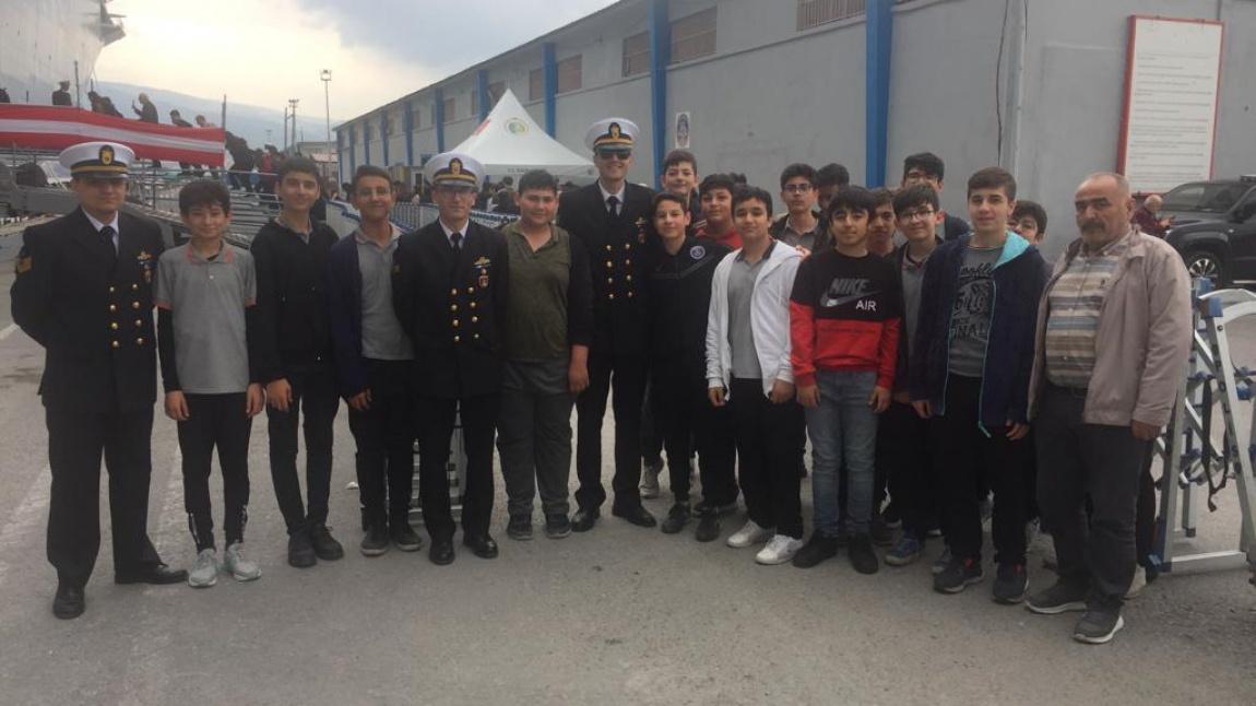 Okulumuz öğrencileri ile TCG Anadolu Gemisine ziyaret düzenlendi.